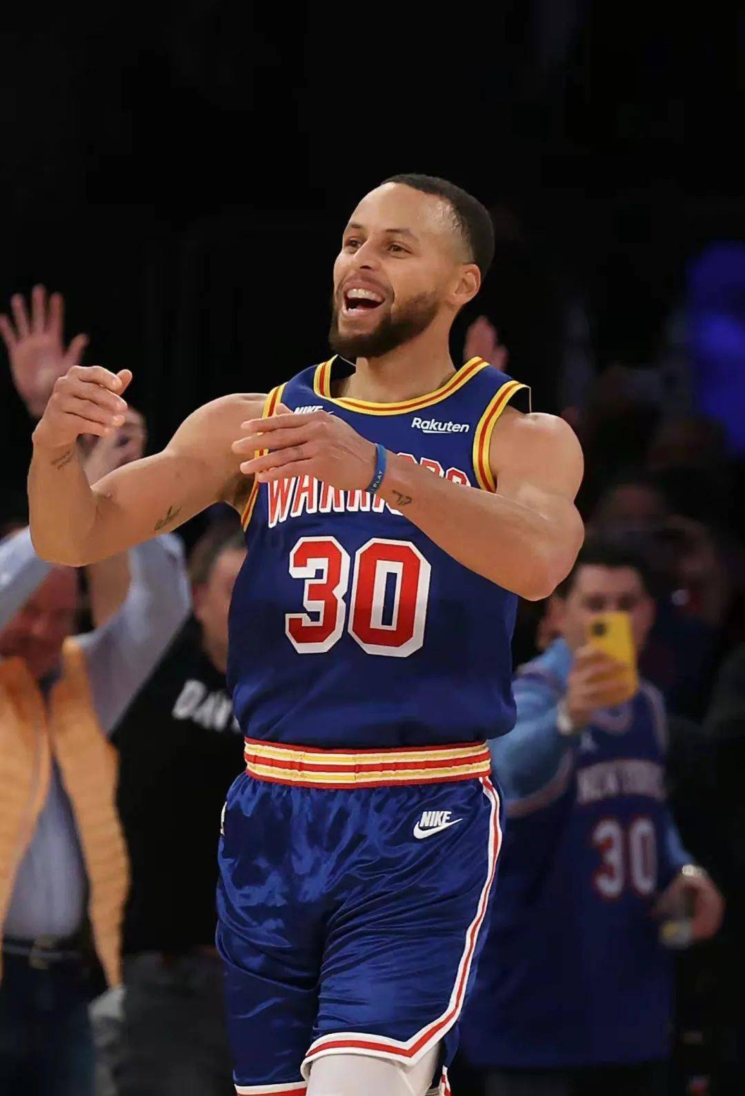 里程碑夜克里夫兰骑士手感冰凉;NBA常规赛加时末段刷纪录;悬念犹存;赛程密集仍需轮换的简单介绍 里程碑夜克里夫兰骑士手感冰凉;NBA常规赛加时末段刷纪录;悬念犹存;赛程密集仍需轮换的简单介绍