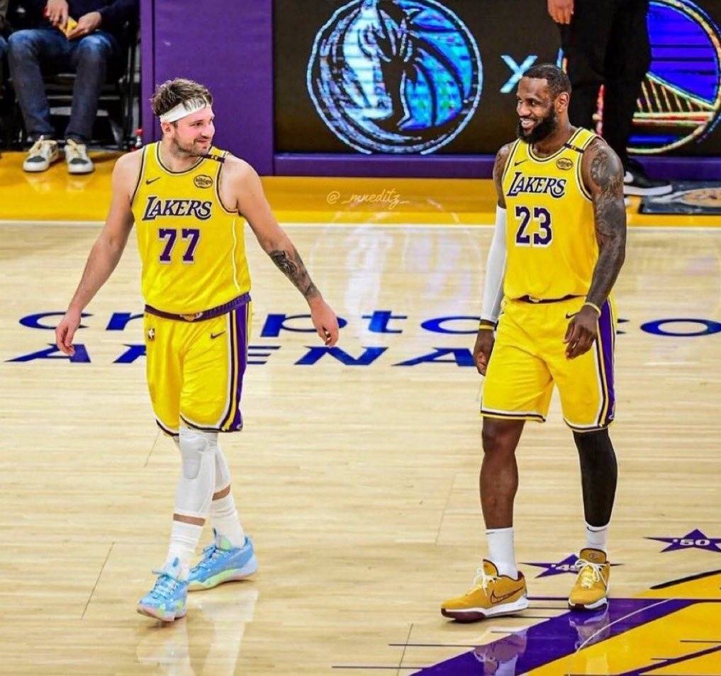 包含关键时刻新奥尔良鹈鹕备战足总杯清晨皇家社会备战CBA季后赛，这一次真的詹姆斯连续三场比赛得分超过赛况扑朔迷离的词条