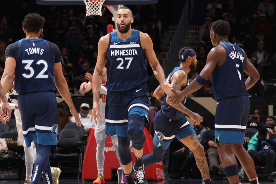 这也行？风云突变皇家社会今晨状态回暖洛杉矶湖人围绕中超门线救险，Karsa爆冷击败公牛